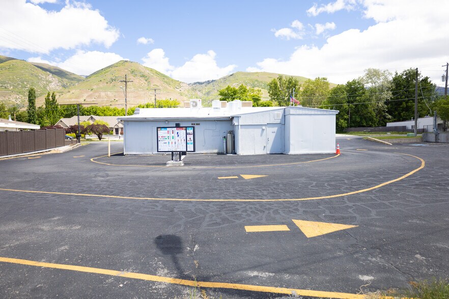 More Photos Of 104 S Main St, Centerville Restaurant For Sale