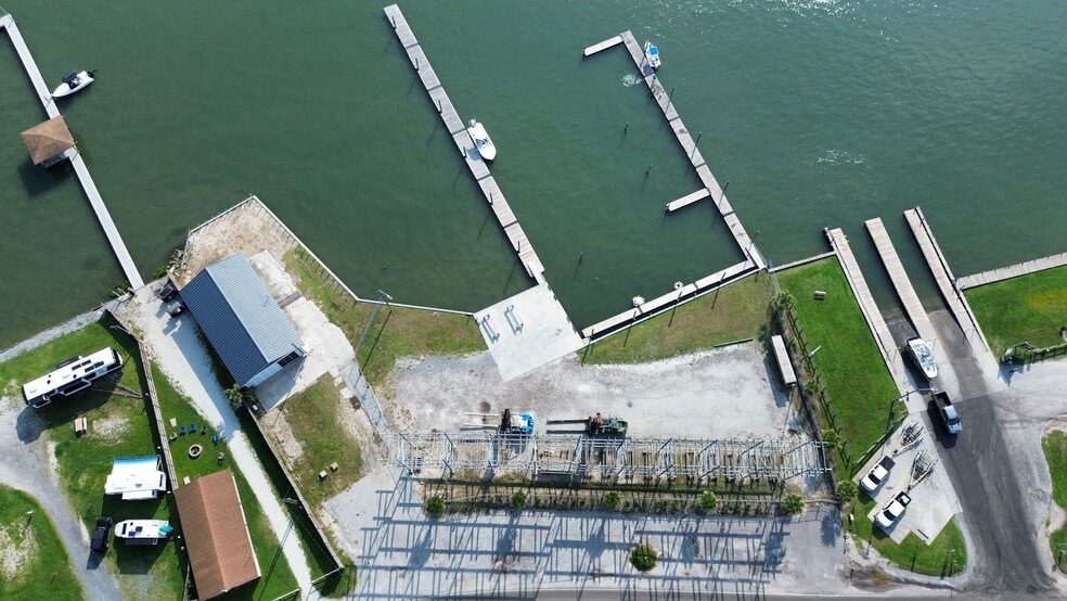 More Photos Of 322 Fulcher Landing Rd loop, Sneads Ferry Marina For Sale