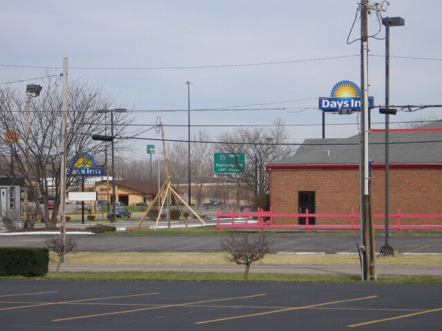 More Photos Of 3520-3528 W Two Mile House Rd, Columbus Office For Sale