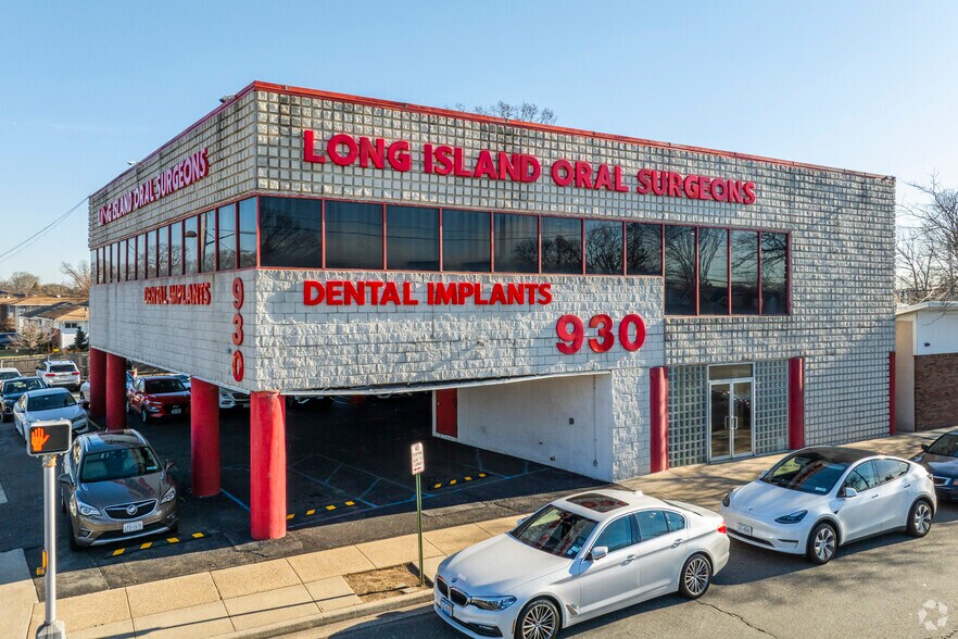 Primary Photo Of 930 N Broadway, Massapequa Office For Lease