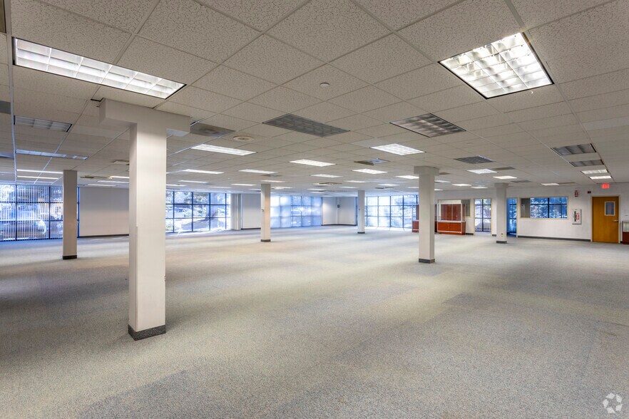 More Photos Of 12220 World Trade Dr, San Diego Flex For Sale