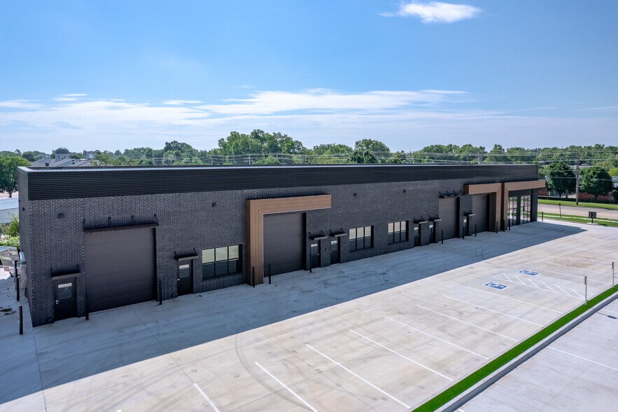 More Photos Of 4701 W Main St, Norman Office For Sale