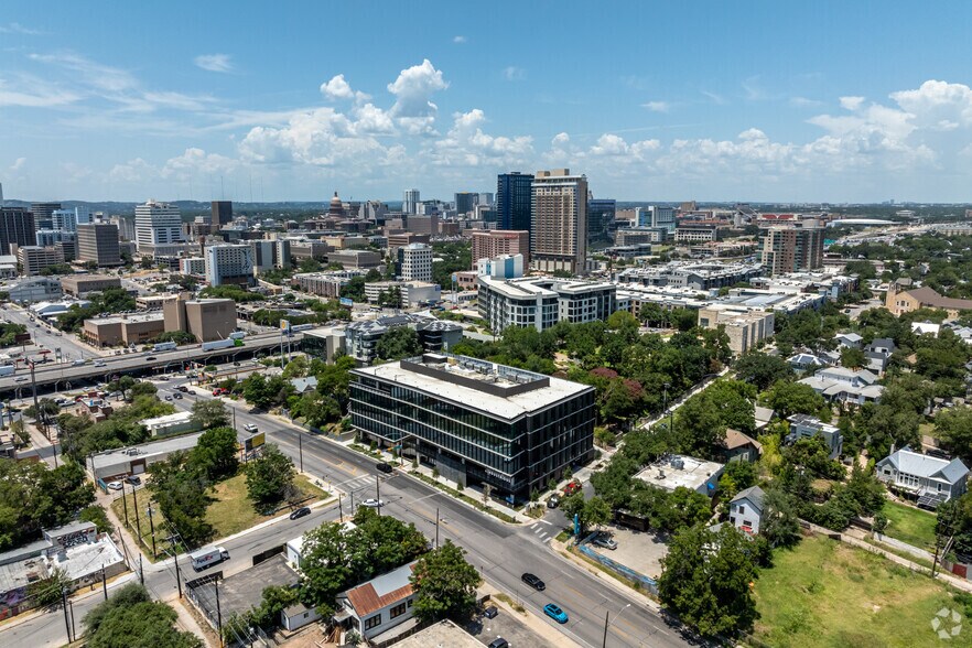 More Photos Of 924 E 7th St, Austin Coworking Space