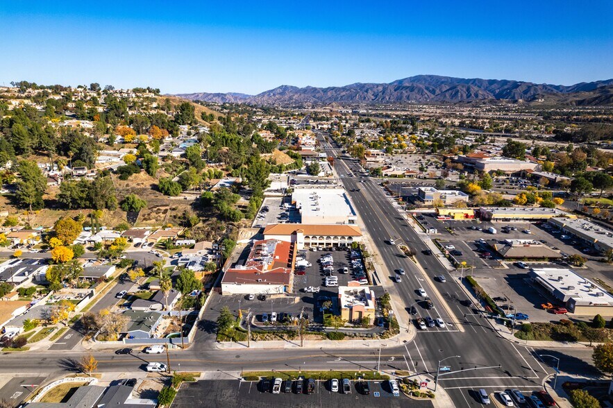 More Photos Of 18909-18941 Soledad Canyon Rd, Canyon Country Unknown For Lease