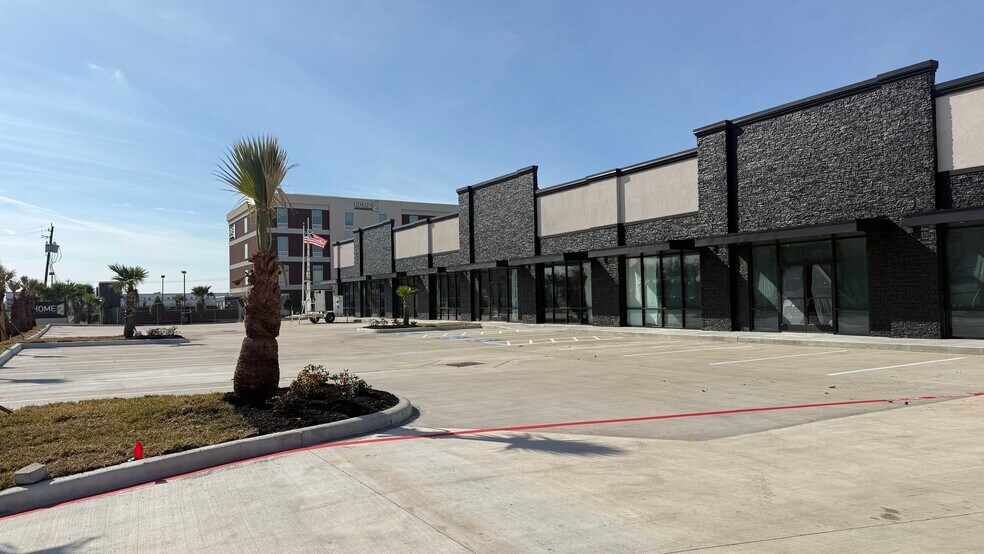 More Photos Of 1247 S 13th St, La Porte Flex For Lease