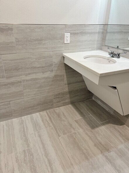 More Photos Of 400 Stonebrook Pky, Frisco Office For Sale