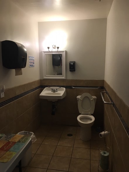 More Photos Of 1131 E Broad St, Elyria Medical For Lease