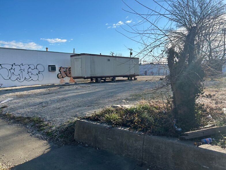 More Photos Of 2814 Hull, Richmond Land For Lease