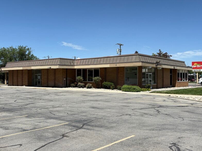 More Photos Of 3020 Highland Dr, Salt Lake City Bank For Sale
