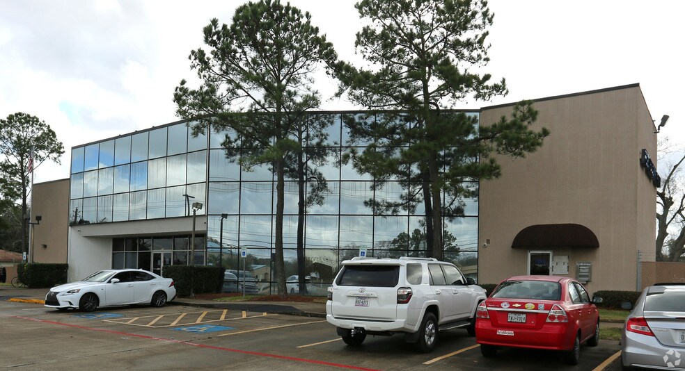 More Photos Of 722 Fairmont Pky, Pasadena Light Manufacturing For Lease