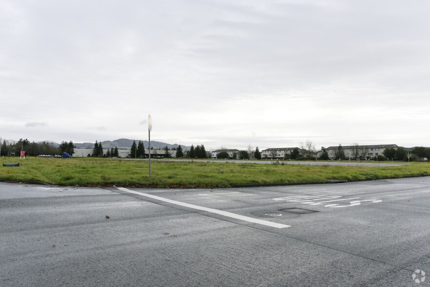 More Photos Of 1600 Northpoint Pky, Santa Rosa Land For Sale