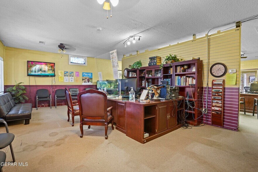 More Photos Of 3984 Doniphan Dr, El Paso General Retail For Sale