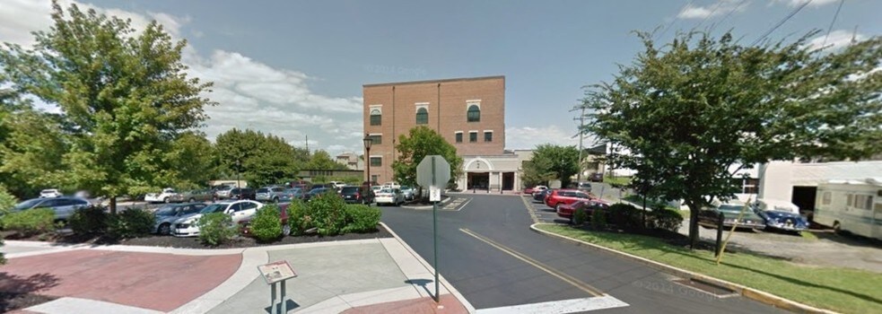 More Photos Of 422 Mill St, Bristol Office For Sale