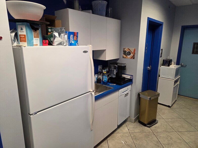 More Photos Of 3772 SW 30th Ave, Fort Lauderdale Industrial For Sale