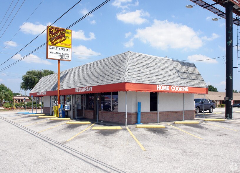 Primary Photo Of 13394 W Colonial Dr, Winter Garden General Retail For Sale