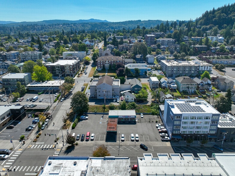 More Photos Of 1058 N State St, Bellingham General Retail For Sale