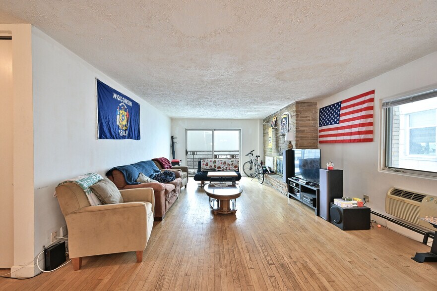 More Photos Of 1321 N Franklin Pl, Milwaukee Apartments For Sale