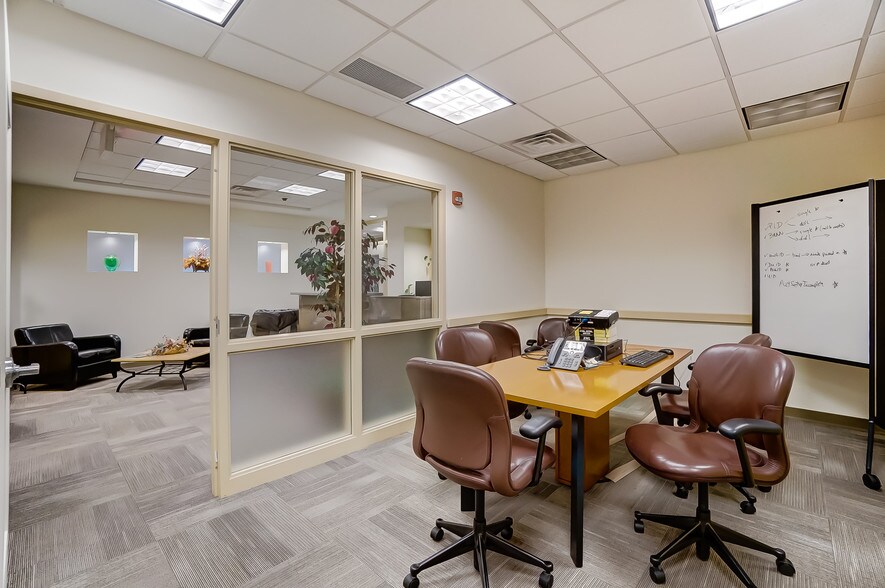 More Photos Of 675 W Market St, Lima Office For Sale