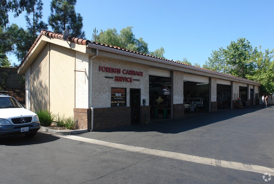 Primary Photo Of 49 Taylor Ct, Thousand Oaks Auto Repair For Lease