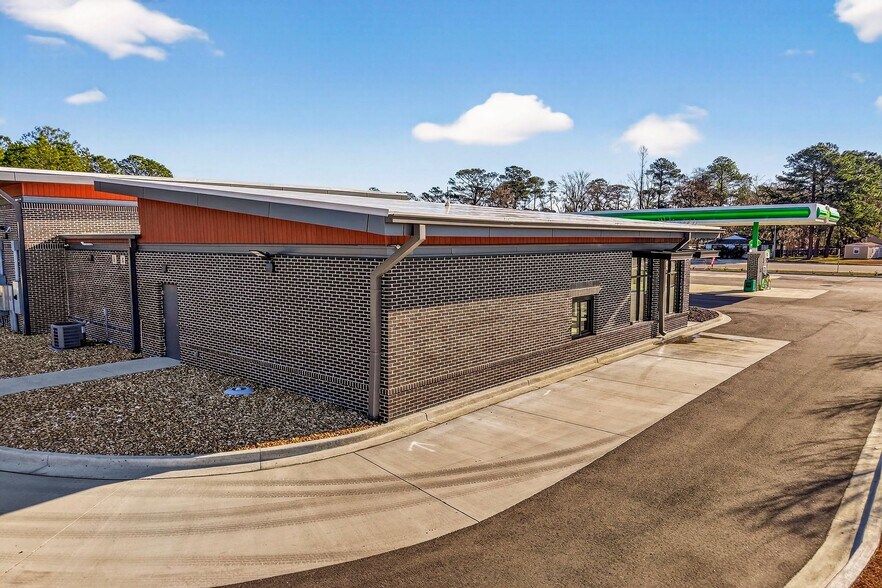 More Photos Of 5652 Ogeechee Rd, Savannah General Retail For Lease