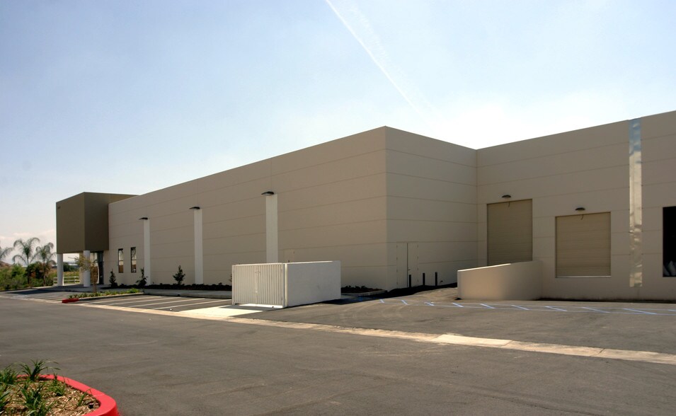 More Photos Of 240 Crouse Dr, Corona Warehouse For Lease