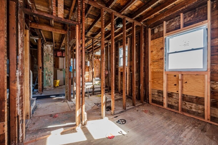 More Photos Of 304 Larkfield Rd, East Northport Freestanding For Sale