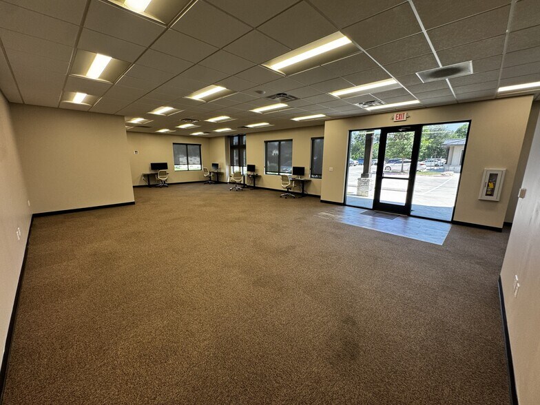 More Photos Of 1625 Williams Dr, Georgetown Unknown For Lease