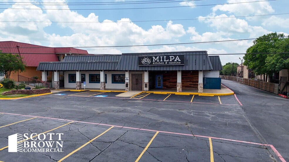 Primary Photo Of 820 S Interstate 35 E, Denton General Retail For Lease