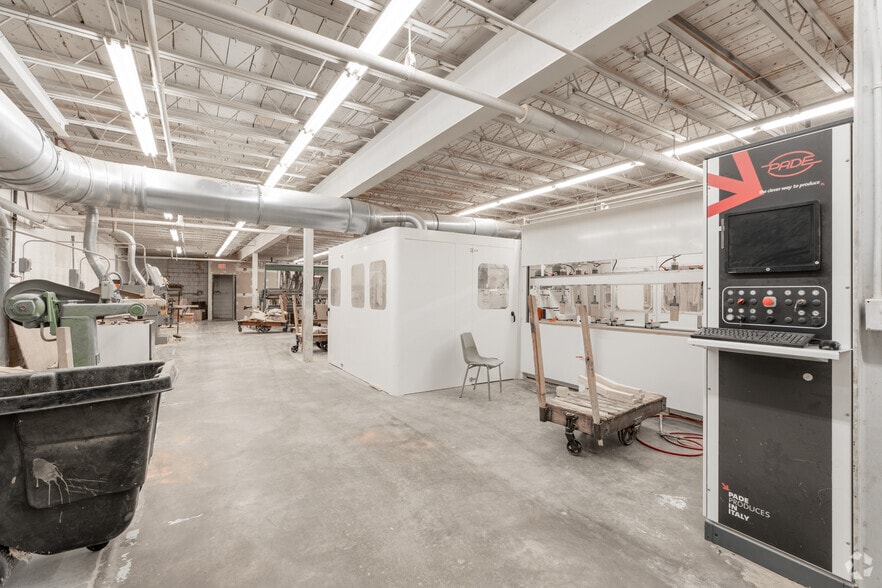 More Photos Of 980 3rd Ave SE, Hickory Warehouse For Sale
