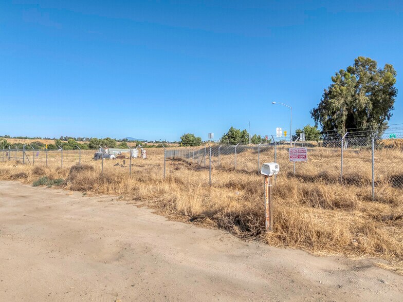 Primary Photo Of Angus Ln @ E Roberts Ln, Bakersfield Land For Sale
