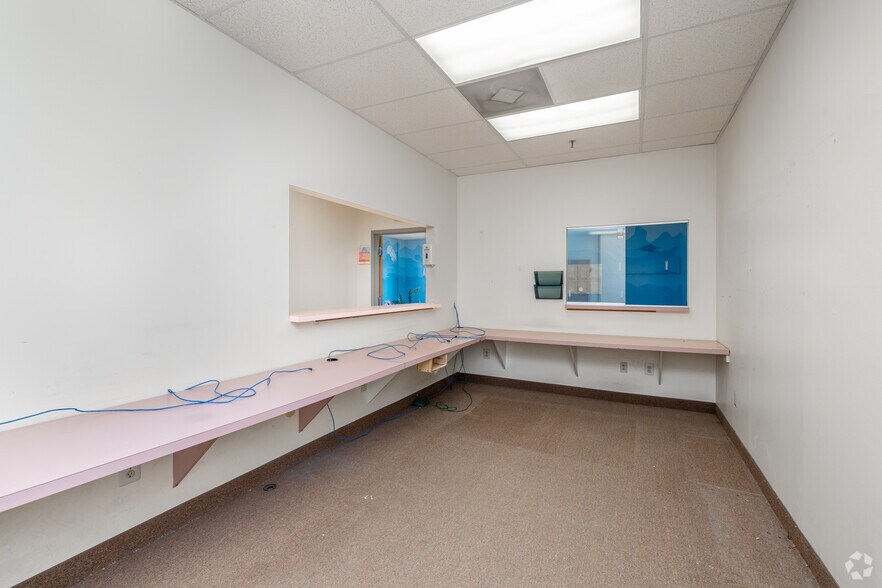 More Photos Of 405 Caredean Dr, Horsham Township Warehouse For Lease