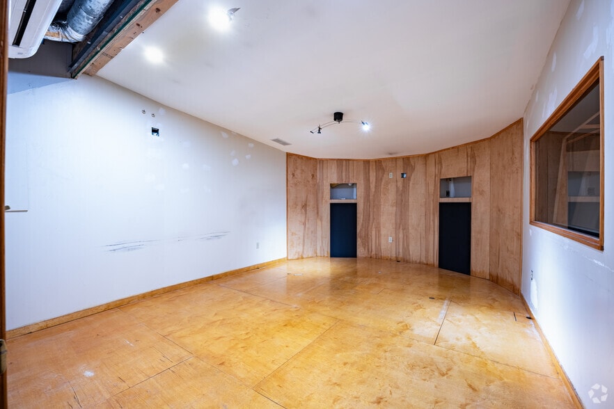 More Photos Of 816 5th Ave, Pittsburgh Office For Sale