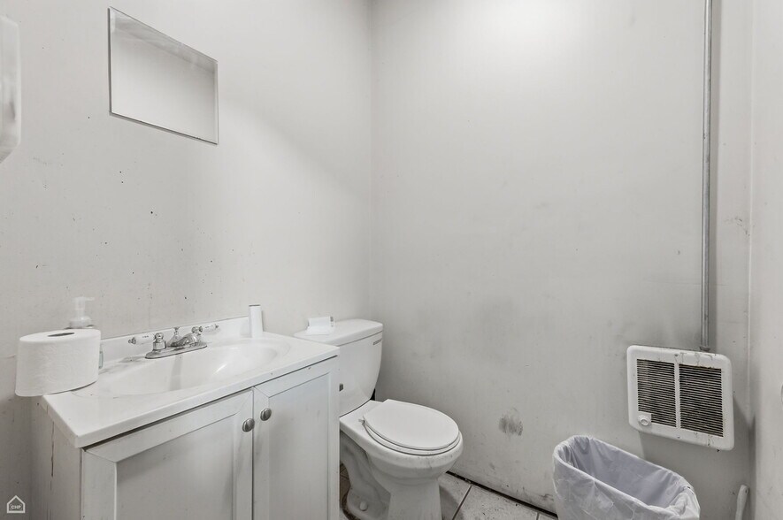 More Photos Of 6200 S Oakley Ave, Chicago Warehouse For Sale