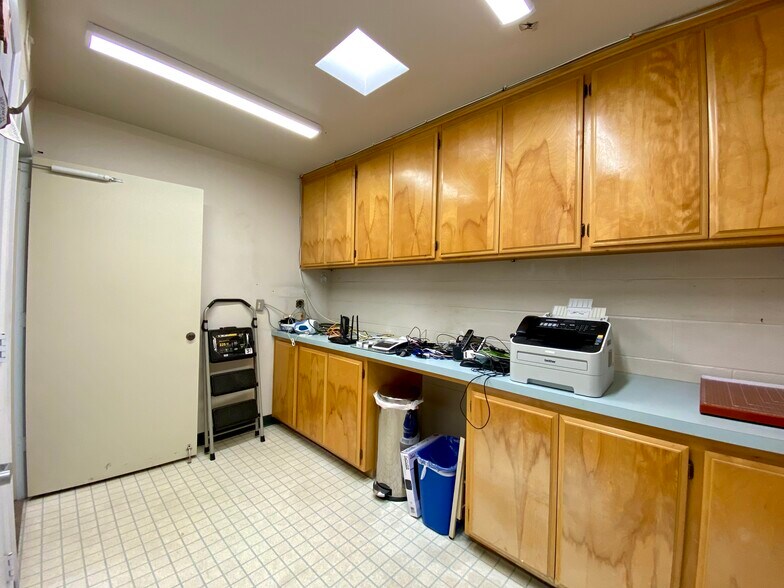 More Photos Of 410 N H St, Lompoc Freestanding For Sale