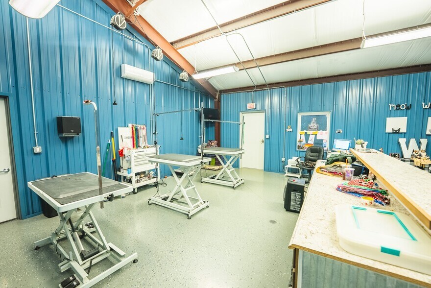 More Photos Of 19462 Lee Hwy, Abingdon General Retail For Sale