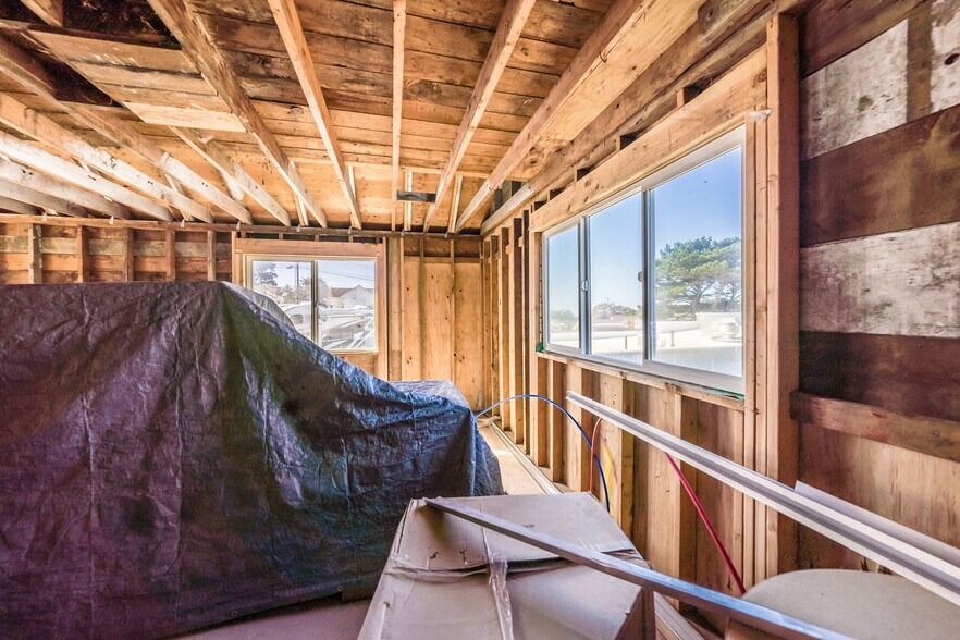 More Photos Of 1333 NE Keel Ave, Lincoln City Specialty For Sale