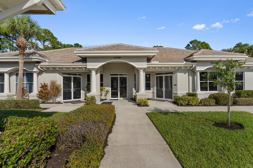 More Photos Of 13730 Cypress Terrace Cir, Fort Myers Medical For Sale