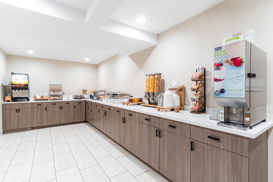 More Photos Of 1525 McHenry Ave, Modesto Hotel For Sale