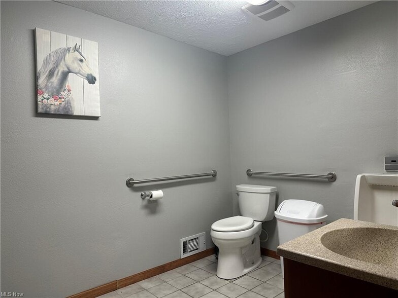 More Photos Of 7041 State Route 800 SE, Uhrichsville Loft Creative Space For Sale
