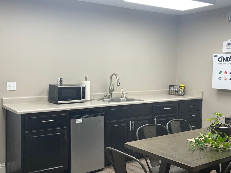 More Photos Of 5259 Jerusalem Ct, Modesto Warehouse For Lease