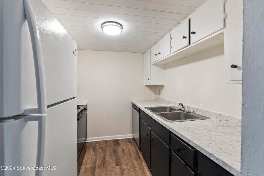 More Photos Of 3034 Jefferson St, Marianna Apartments For Sale