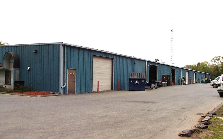 More Photos Of 68 Stiles Rd, Salem Light Manufacturing For Sale