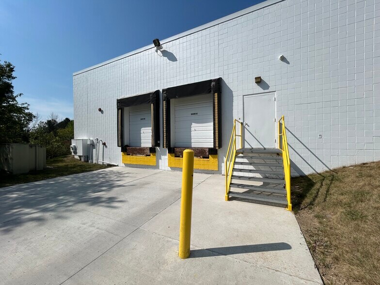 More Photos Of 8320 193rd Ave, Bristol Service For Sale