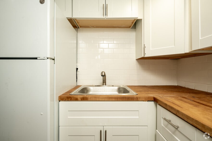More Photos Of 700-712 N Jefferson St, Jackson Apartments For Sale
