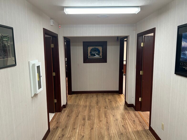 More Photos Of 887 S Orem Blvd, Orem Office For Sale