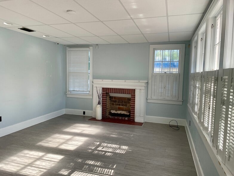 More Photos Of 914 NW 13th St, Gainesville Medical For Sale