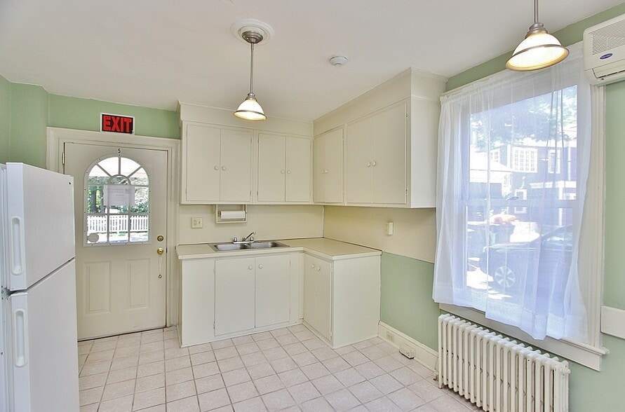More Photos Of 231 Clinton Ave, Kingston Loft Creative Space For Sale