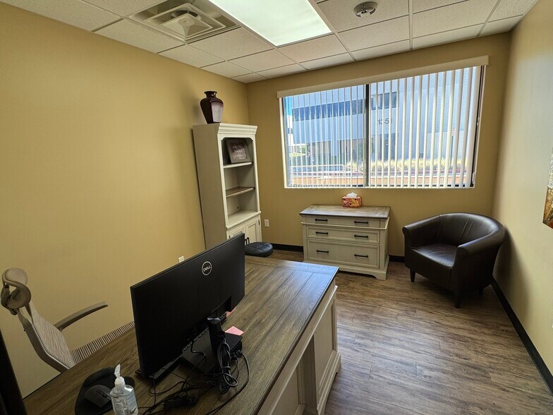 More Photos Of 1361 N Alma School Rd, Chandler Restaurant For Lease