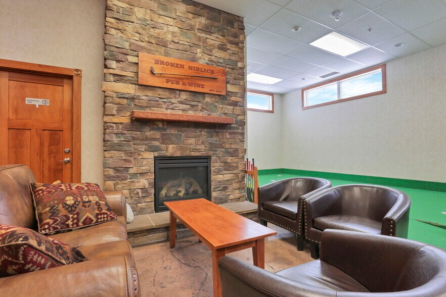 More Photos Of 509 S Wooster Ave, Strasburg Hotel For Sale