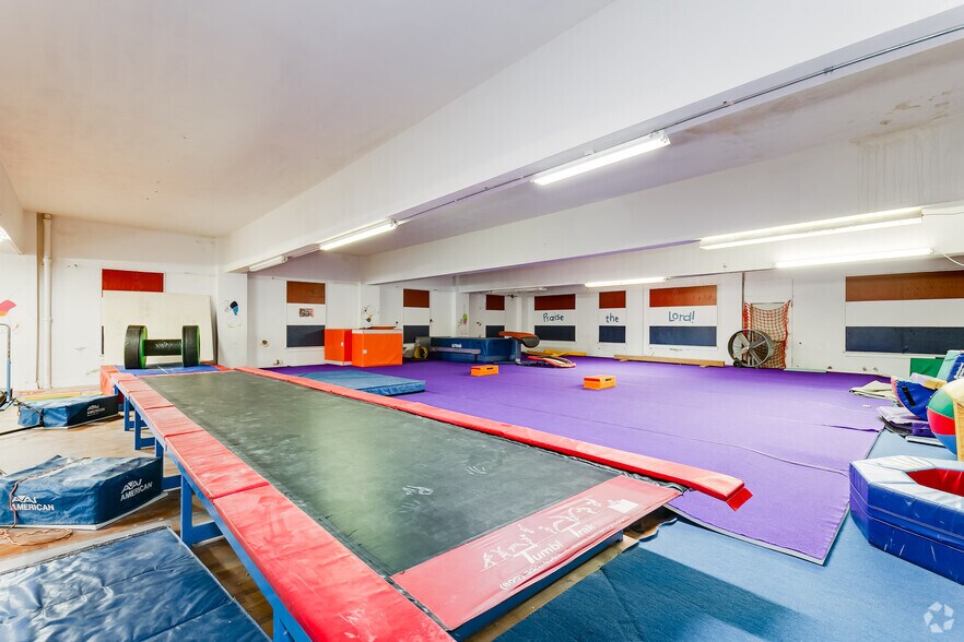 More Photos Of 705-709 N 2nd Ave, Dodge City Loft Creative Space For Lease